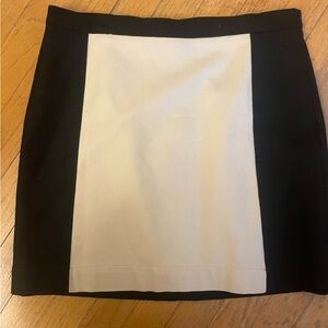 Ann Taylor Loft size 6 Black and White Colorblock Skirt